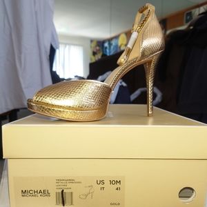 MK Tiegan Sandal Metallic Embossed Leather